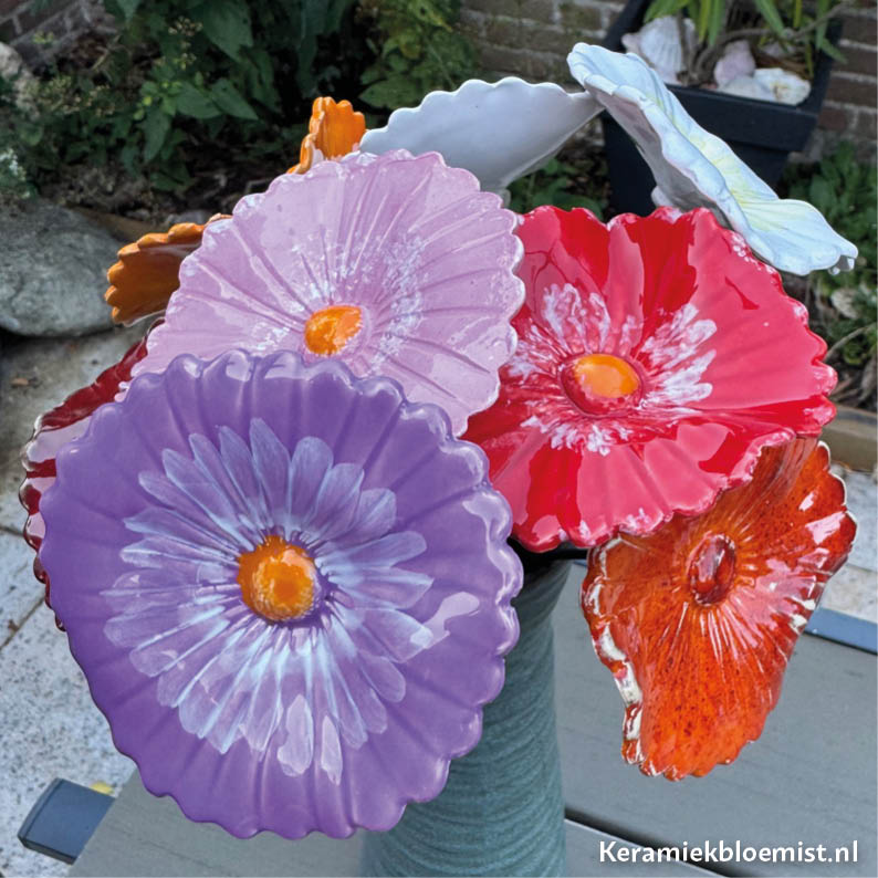 keramiekbloemist-bloemen-van-keramiek-lucky-lasties-3 Lucky Lasties - 3 - Afbeelding 1
