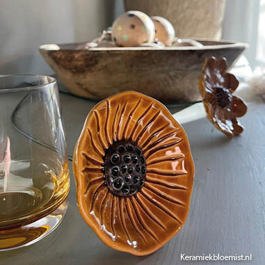 papaver_ribello_oker_keramiekbloemist_sfeer